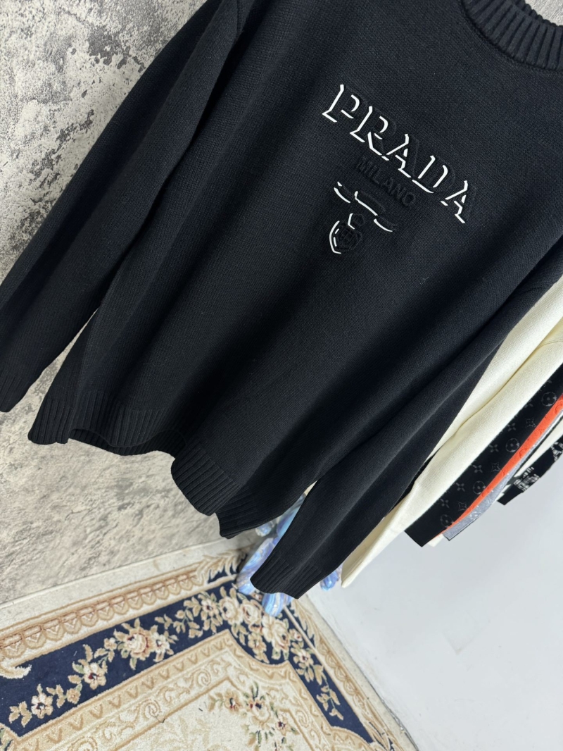 Pra*a sweater